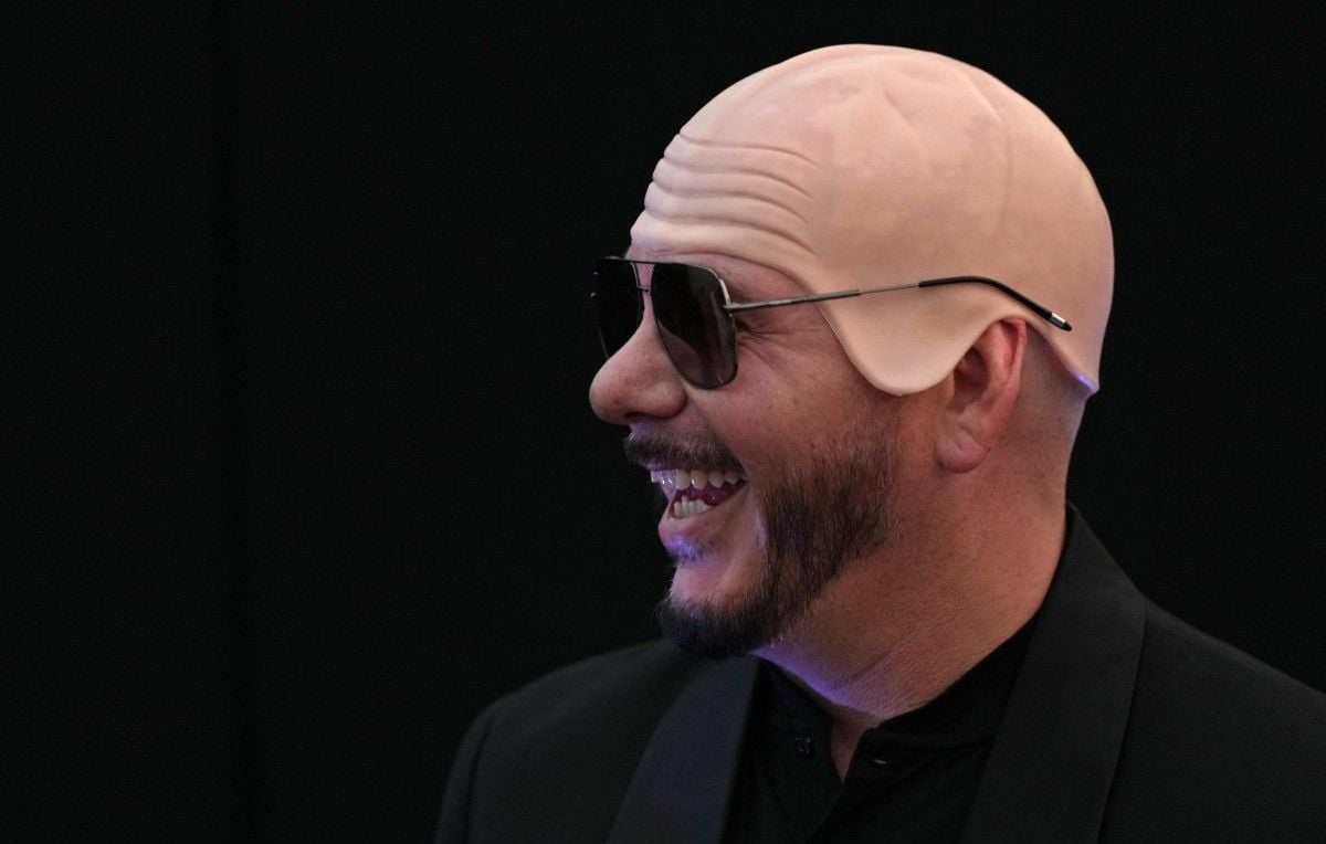 El rapero Pitbull establece el récord mundial por la mayor reunión de calvos falsos El rapero Pitbull establece el récord mundial por la mayor reunión de calvos falsos